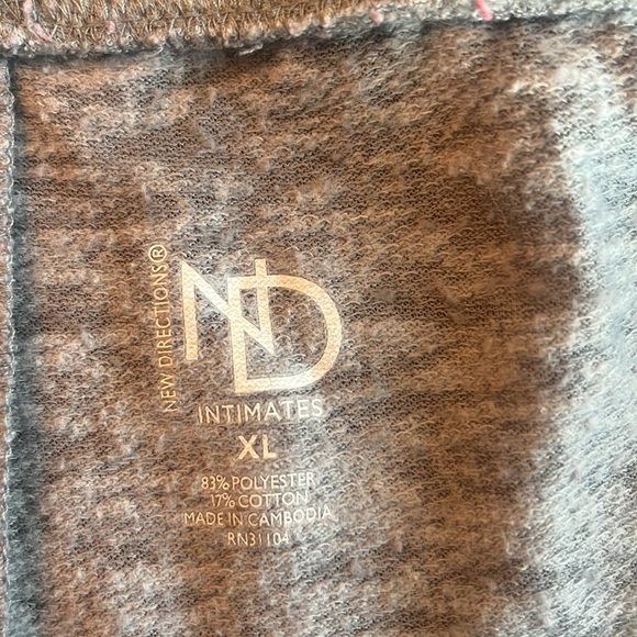 New Directions pajama set, pink sweatshirt grey pants. Women’s XL. Gently used. - Picture 4 of 5
